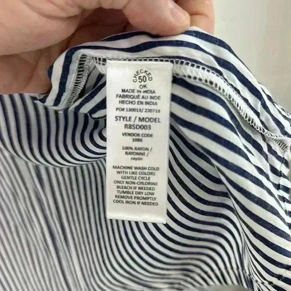 Splendid Women’s Blue & White Striped Short Sleeve Pajama Style Top Size L NWT - Picture 6 of 9